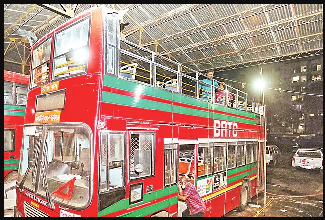 From the airport, the Saf Champion Bangladesh team went to Buffe Bhavan by this bus